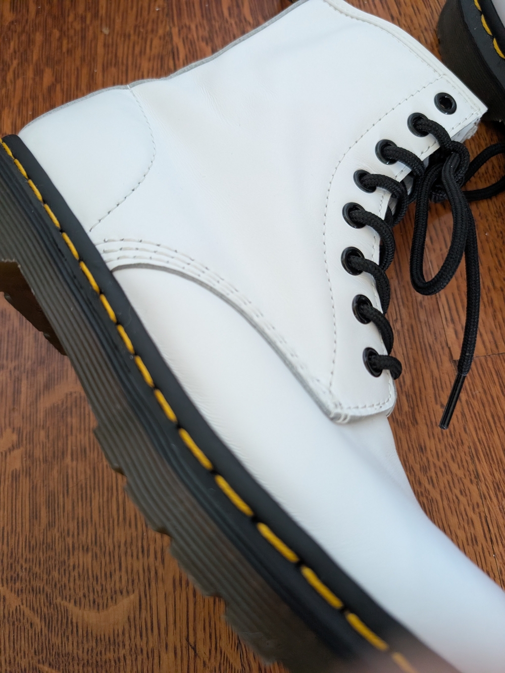 Dr. Martens 1460 White Leather Lace-Up Ankle Boots Women's Size 6 - Picture 15 of 15